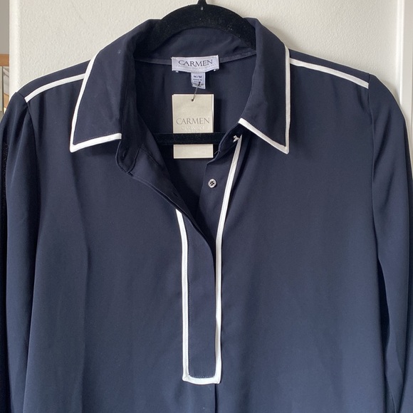 Carmen Marc Valvo - Black/Dark Navy Blue Color Button V-Neck Front Flowy Blouse - Picture 2 of 6